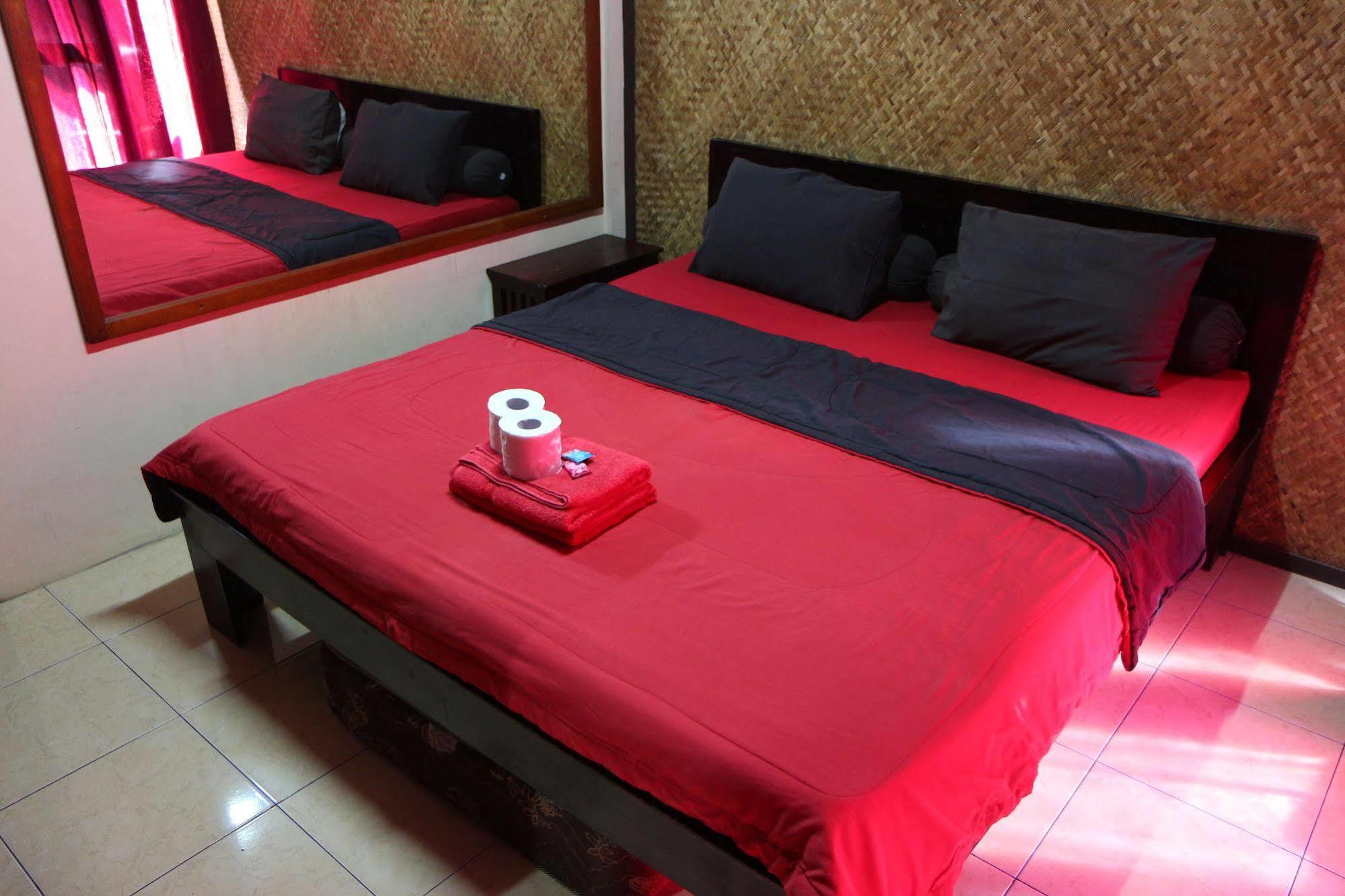 Venezia Homestay And Garden ยอกยาการ์ตา ภายนอก รูปภาพ