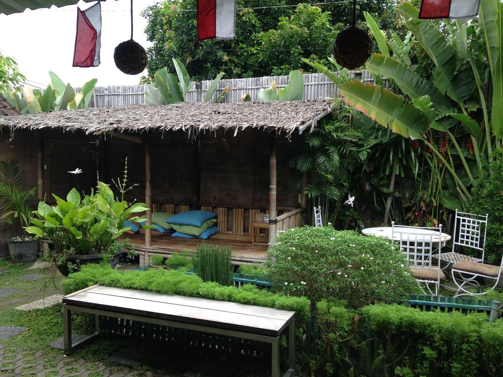 Venezia Homestay And Garden ยอกยาการ์ตา ภายนอก รูปภาพ